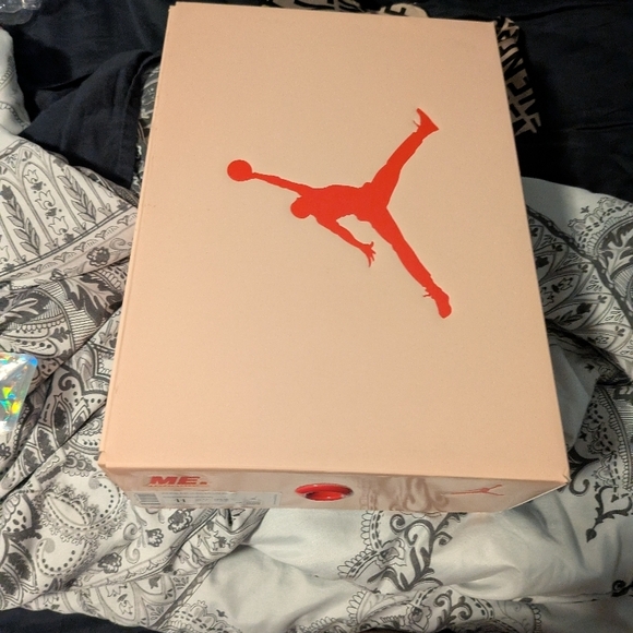 Jordan Black and Red Women's Melody Eshani - Picture 10 of 10